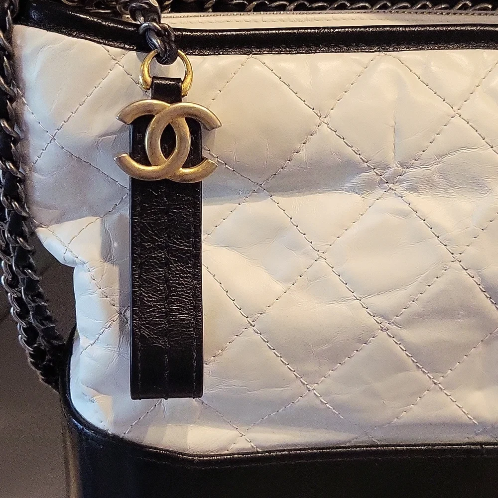 SOLD 🚫 Chanel Gabrielle Bag - Picture 4 of 10